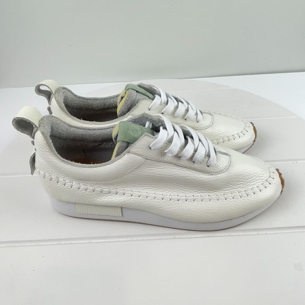 COMUNITY MADE Handcrafted WOMENS Traction Shoes Sneakers 9 RUNS SMALL Fits 8